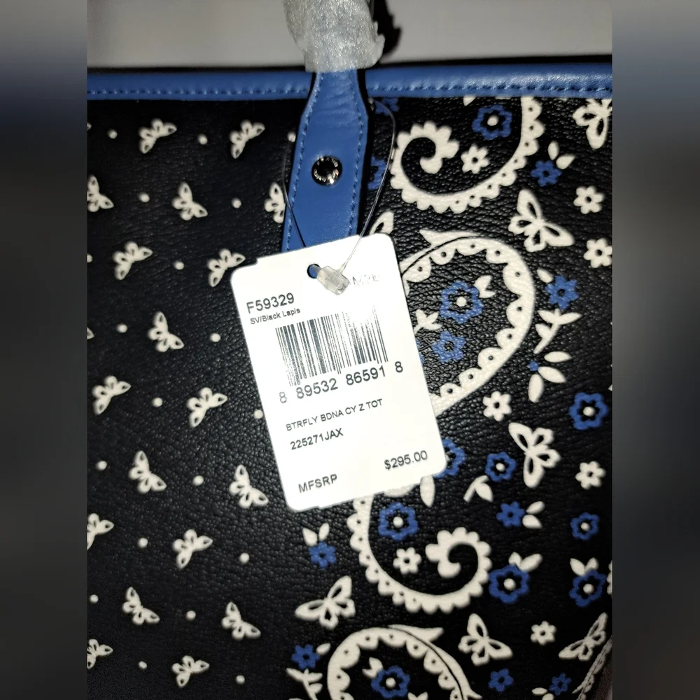 NWT🤍🖤💙🎀🎀 Coach Butterfly Bandana City Zip Tote